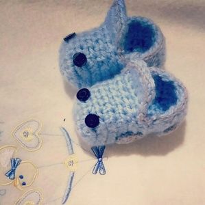 Handmade crochet baby car booties